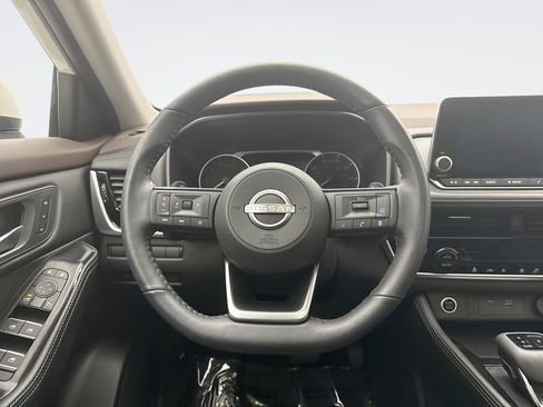 Used 2023 Nissan Rogue SL AWD/4WD image 12