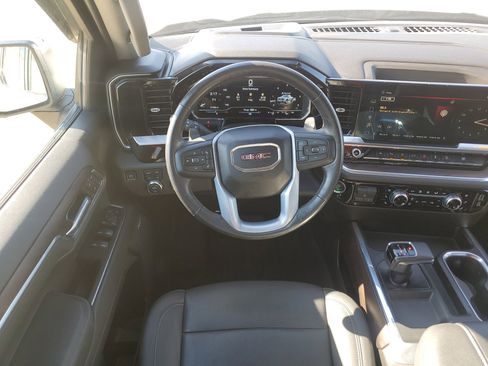 Used 2022 GMC Sierra 1500 SLT w/ SLT Premium Plus Package AWD/4WD image 18