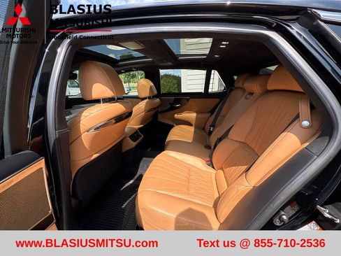Used 2023 Lexus LS 500 AWD w/ Luxury Package image 37