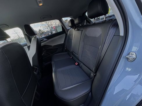 New 2026 Volkswagen Taos SE image 29