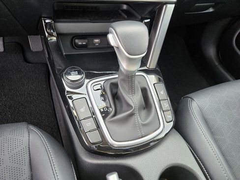 Certified 2025 Kia Seltos EX image 22