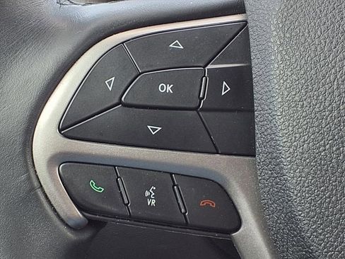 Used 2018 Jeep Grand Cherokee Laredo image 15