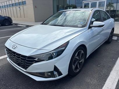 Used 2021 Hyundai Elantra SEL w/ Convenience + Premium Package