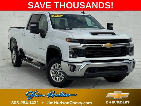 Used 2025 Chevrolet Silverado 2500 LT w/ Convenience Package AWD/4WD image 1