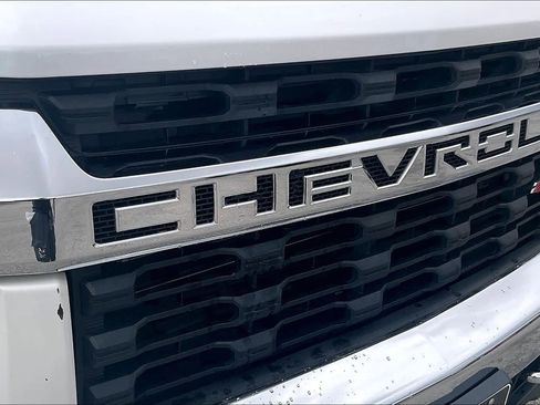 Certified 2022 Chevrolet Silverado 2500 LT w/ Convenience Package image 27