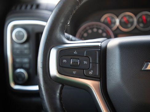 Used 2021 Chevrolet Silverado 2500 LT w/ Convenience Package image 24