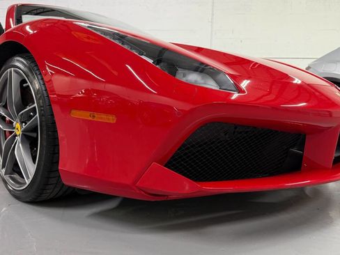 Used 2019 Ferrari 488 Spider RWD image 5