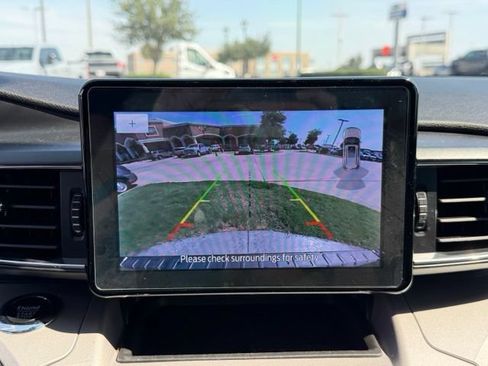 Used 2023 Ford Explorer XLT w/ Equipment Group 202A RWD image 17