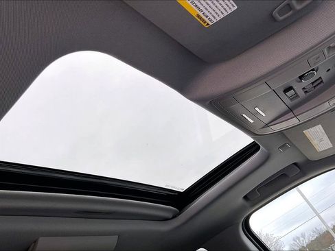 Used 2020 Chevrolet Tahoe Premier w/ Premier 6.2L Value Package image 22