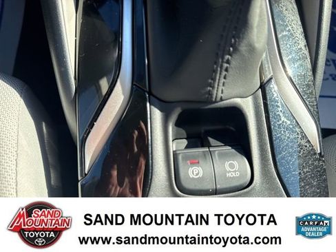 Used 2022 Toyota Corolla L image 18