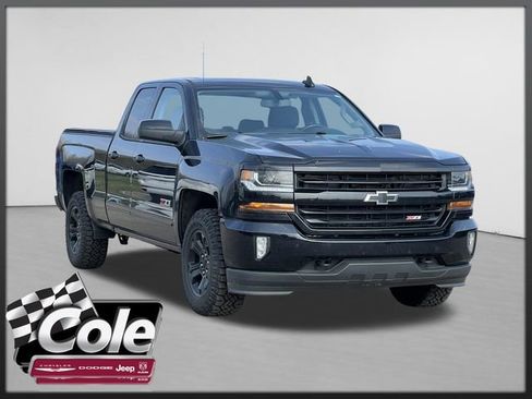 Used 2018 Chevrolet Silverado 1500 LT w/ Midnight Edition image 1