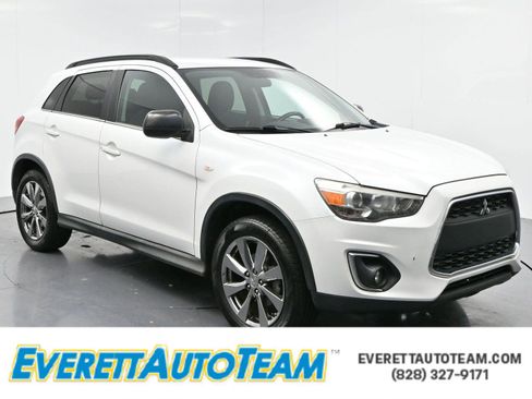 Used 2013 Mitsubishi Outlander Sport LE image 1