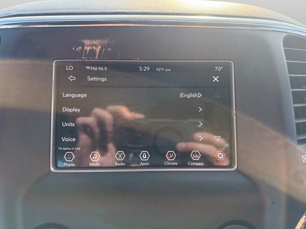 Used 2018 Jeep Grand Cherokee Laredo AWD/4WD image 27