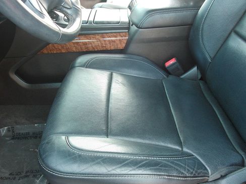 Used 2015 Chevrolet Tahoe LTZ RWD image 13