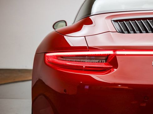 Used 2017 Porsche 911 Targa 4S image 8
