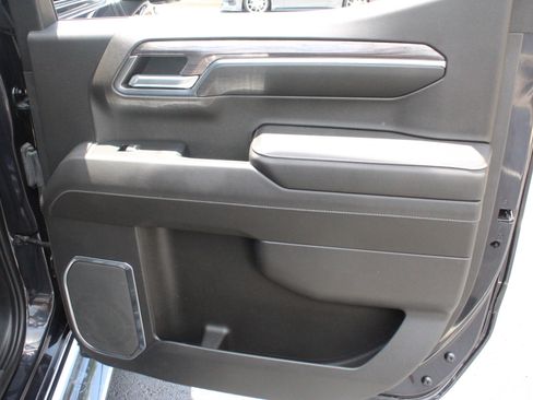Used 2022 Chevrolet Silverado 1500 LTZ AWD/4WD image 31
