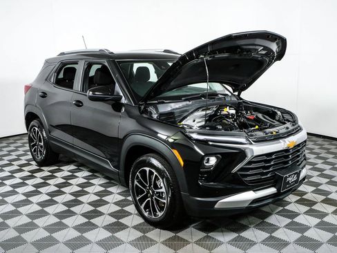 Certified 2025 Chevrolet TrailBlazer LT AWD/4WD image 31