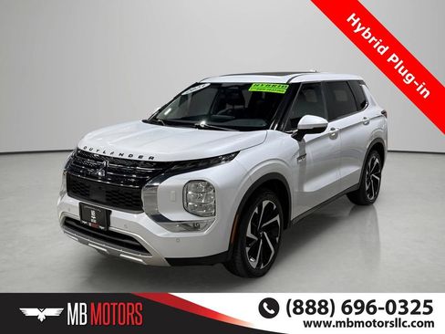 Used 2023 Mitsubishi Outlander SE AWD/4WD image 1