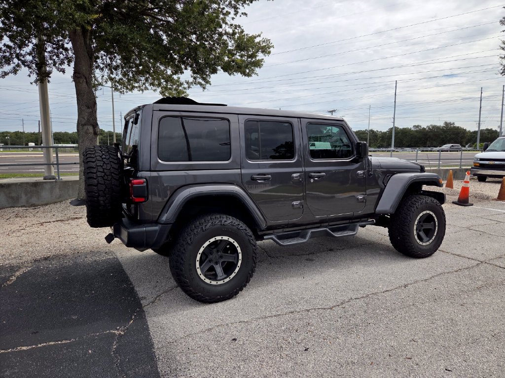 Used 2020 Jeep Wrangler Unlimited Sahara AWD/4WD image 13