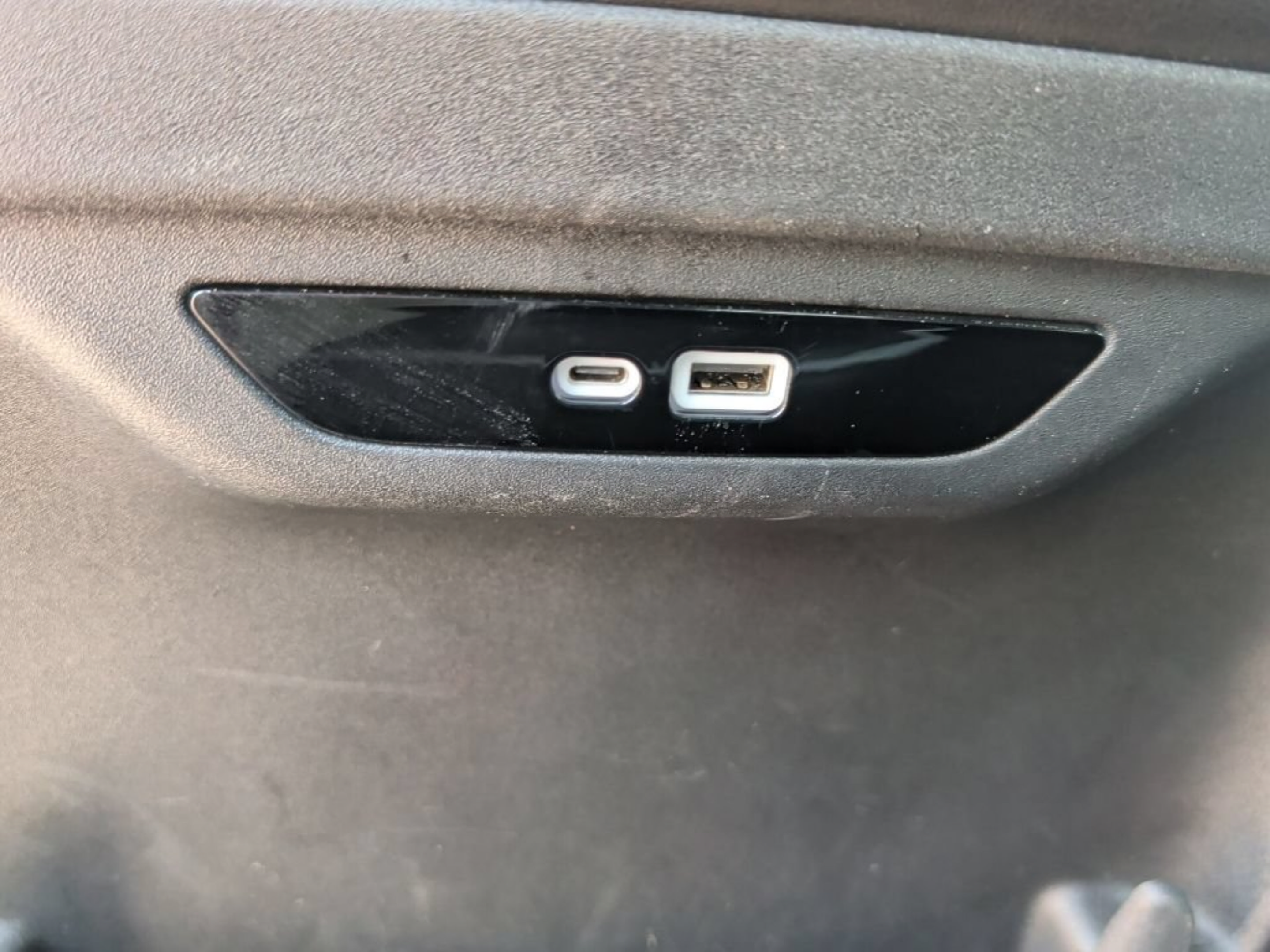 Used 2025 Chrysler Pacifica Limited FWD image 36