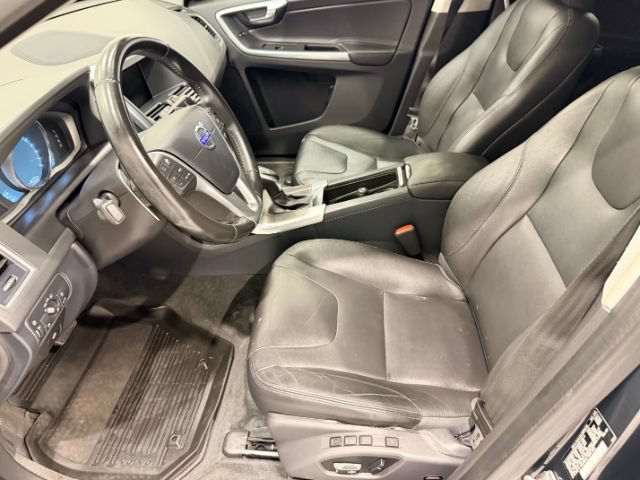 Used 2015 Volvo XC60 T6 Platinum FWD image 40