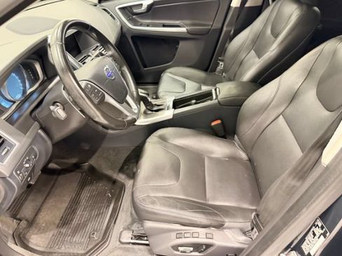 Used 2015 Volvo XC60 T6 Platinum FWD image 40