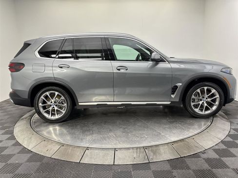 New 2026 BMW X5 xDrive50e w/ Climate Comfort Package image 17