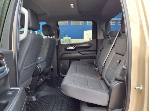 Used 2023 GMC Sierra 1500 Elevation image 13