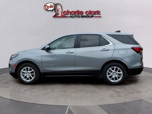Used 2024 Chevrolet Equinox LT FWD image 2