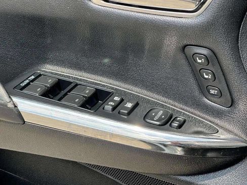 Used 2013 Toyota Avalon XLE image 27