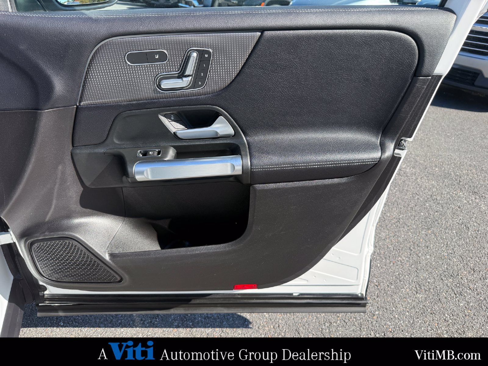 Used 2020 Mercedes-Benz GLB 250 4MATIC image 29