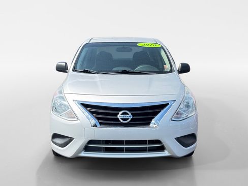 Used 2015 Nissan Versa S FWD image 9