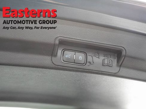 Used 2020 Ford Explorer XLT w/ Equipment Group 202A AWD/4WD image 9