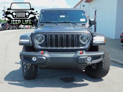 New 2025 Jeep Wrangler Unlimited Rubicon w/ Convenience Group