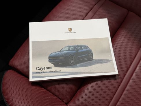Used 2024 Porsche Cayenne Coupe AWD/4WD image 59