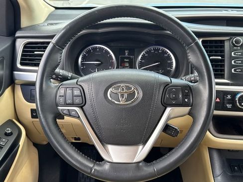 Used 2016 Toyota Highlander XLE AWD/4WD image 20