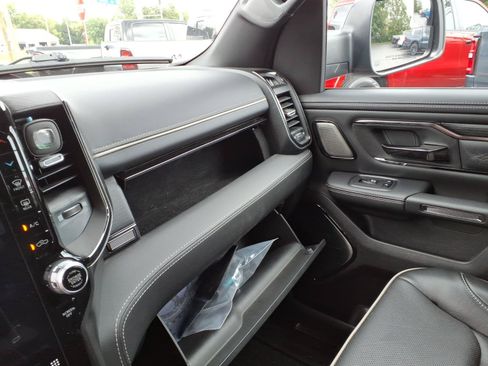 Used 2024 RAM 1500 Limited AWD/4WD image 18