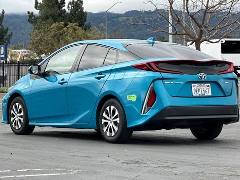 Used 2022 Toyota Prius Prime XLE image 6