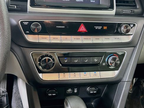 Used 2019 Hyundai Sonata SE w/ Cargo Package FWD image 15