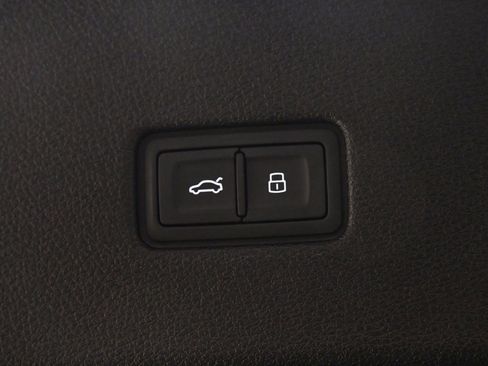 Used 2021 Audi RS Q8 w/ Black Optic Package image 8