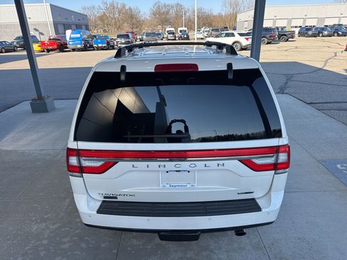 Used 2016 Lincoln Navigator Reserve image 7