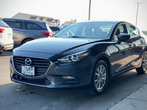 Used 2017 MAZDA MAZDA3 Sport FWD image 5