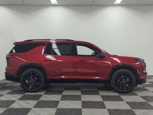 Used 2025 Chevrolet Traverse RS AWD/4WD image 8
