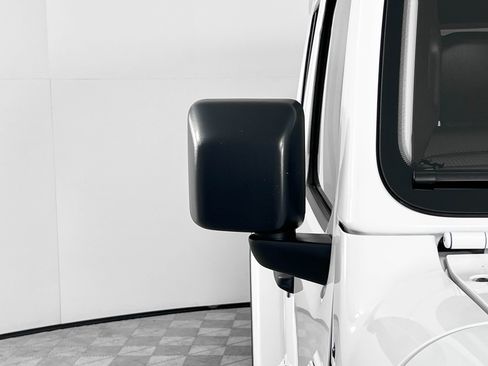 Used 2024 Jeep Wrangler Unlimited Sahara w/ Technology Group image 12