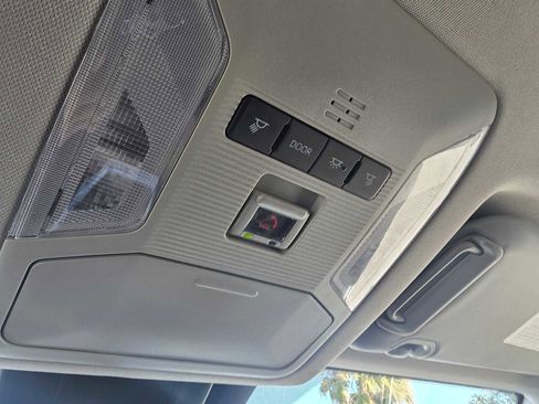 Used 2025 Toyota RAV4 XLE image 32