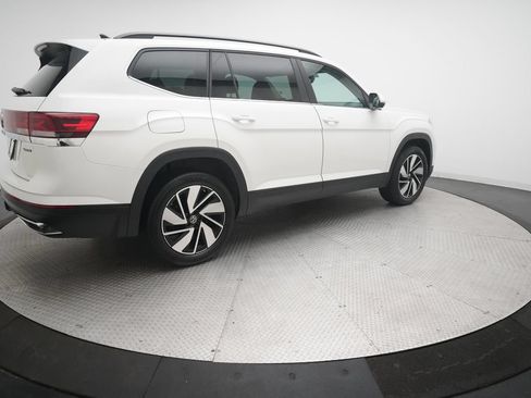 Used 2025 Volkswagen Atlas SE AWD/4WD image 38