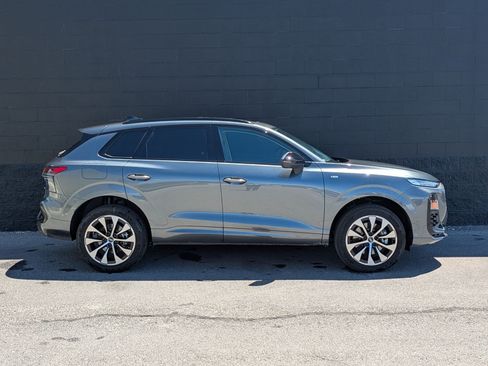 New 2026 Audi Q3 quattro 2.0T AWD/4WD image 4