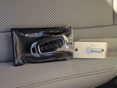 Used 2023 Hyundai Elantra Limited w/ Cargo Package image 36