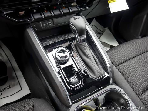 New 2026 GMC Canyon Elevation w/ Convenience Package image 17