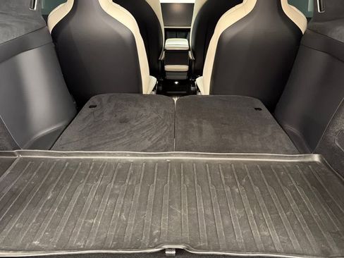 Used 2024 Tesla Model X image 15